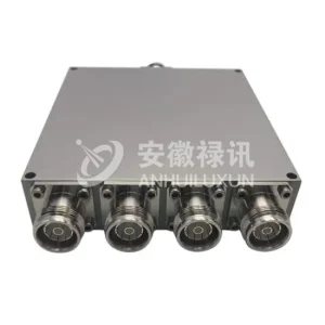 698-3800MHz四路微带功分器